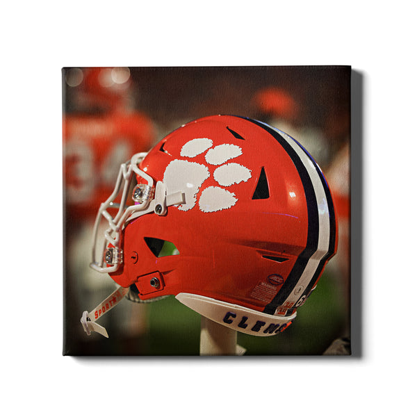 clemson football helmet facinf left Large 3x5 College Flag : Sports & Outdoors Size SpeedFlex football helmet is made specifically for fans of the Clemson Tigers Clemson Riddell SpeedFlex Midsize Helmet