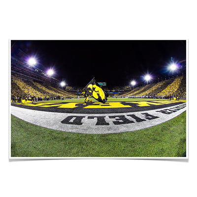 Iowa Hawkeyes - Herky in the End Zone - College Wall Art #Poster