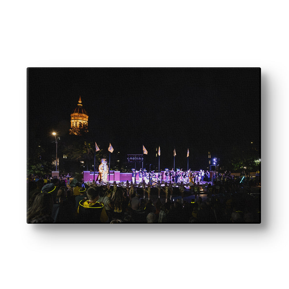 Missouri Tigers - Homecoming Pep Rally  - College Wall Art #Canvas