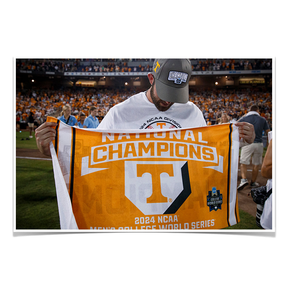 Tennessee Volunteers - Coach V National Champions - College Wall Art #Canvas