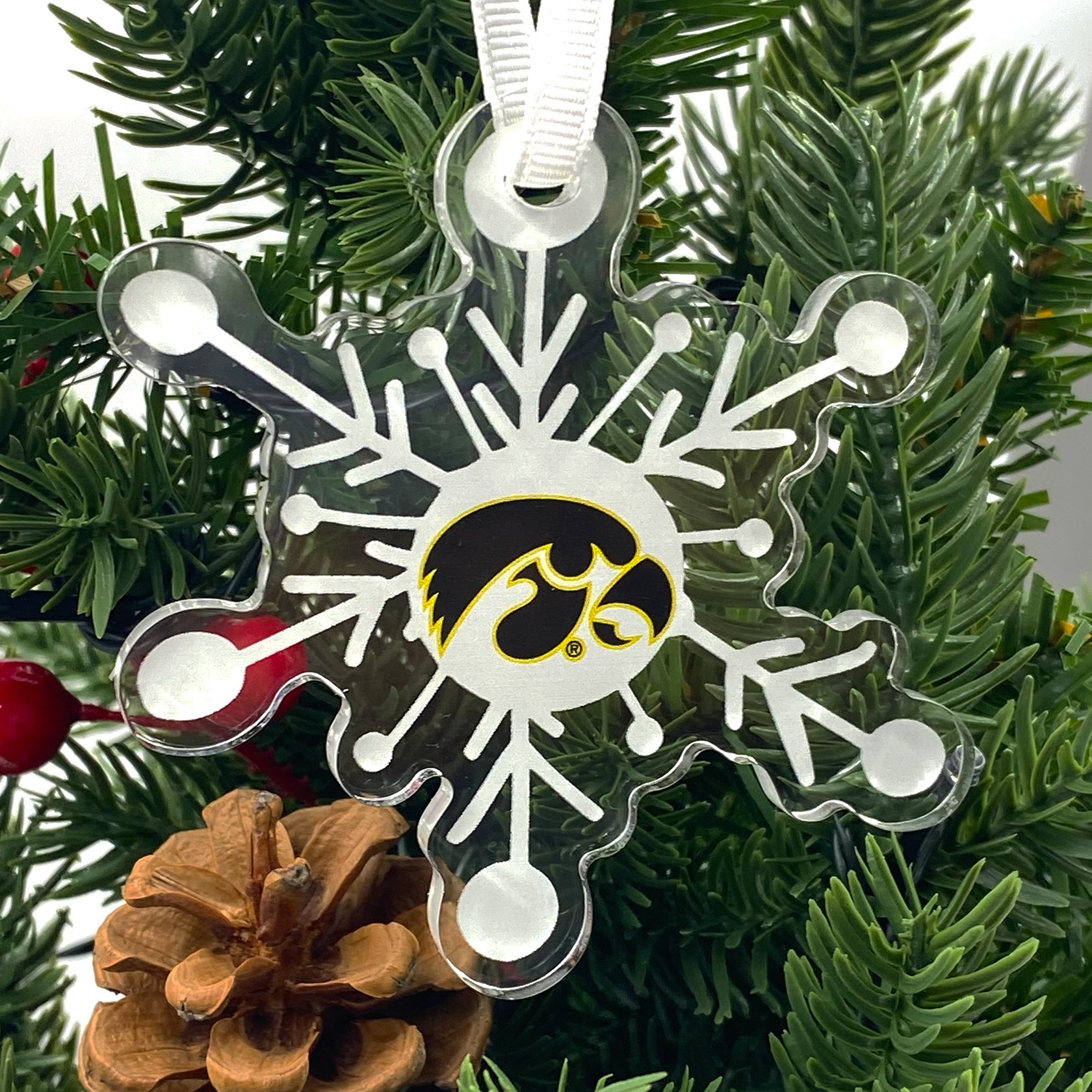 Iowa Hawkeyes - Iowa Hawkeyes Snowflake Ornament
