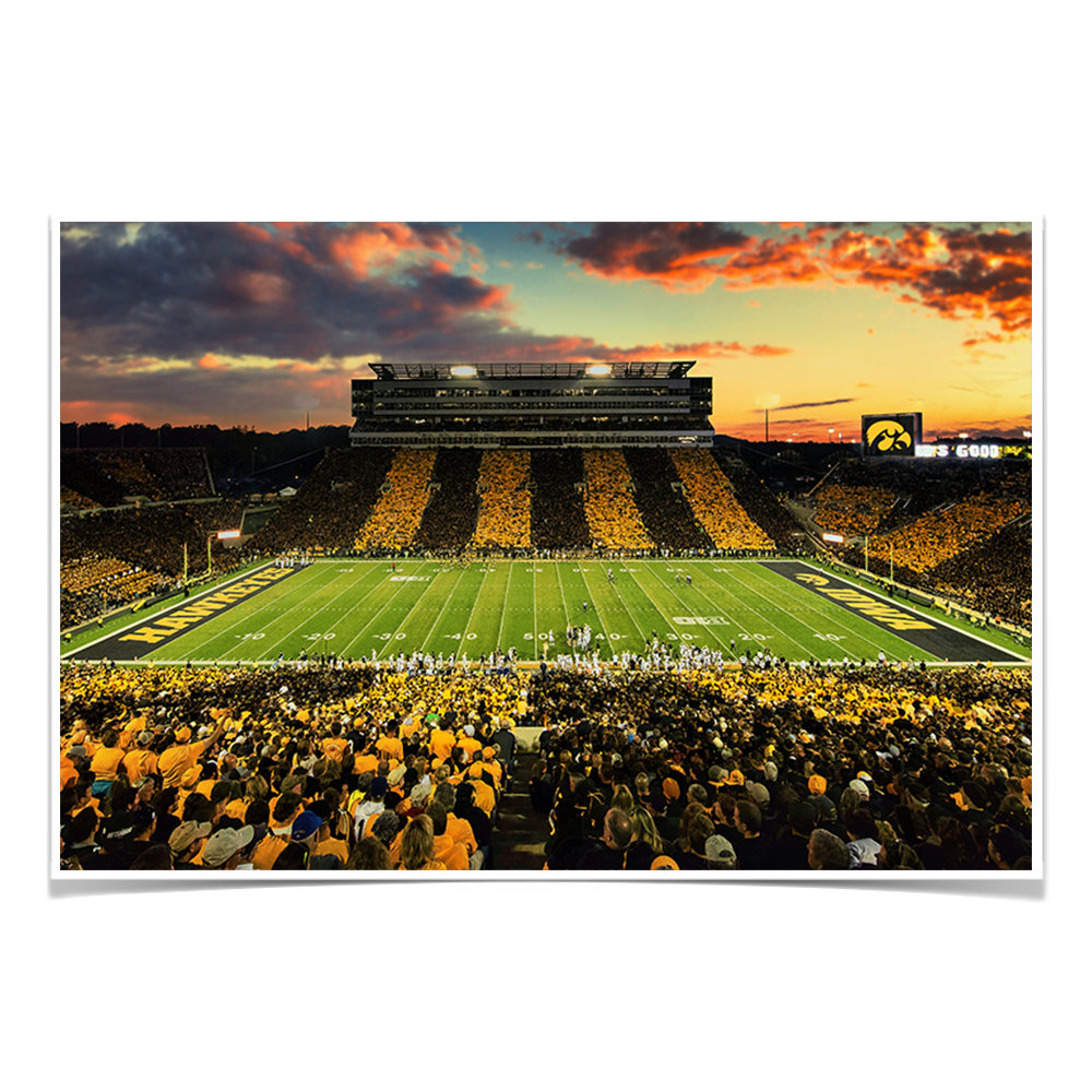 Iowa Hawkeyes - Kinnick Stadium Stripe Out Sunset - College Wall Art #Canvas
