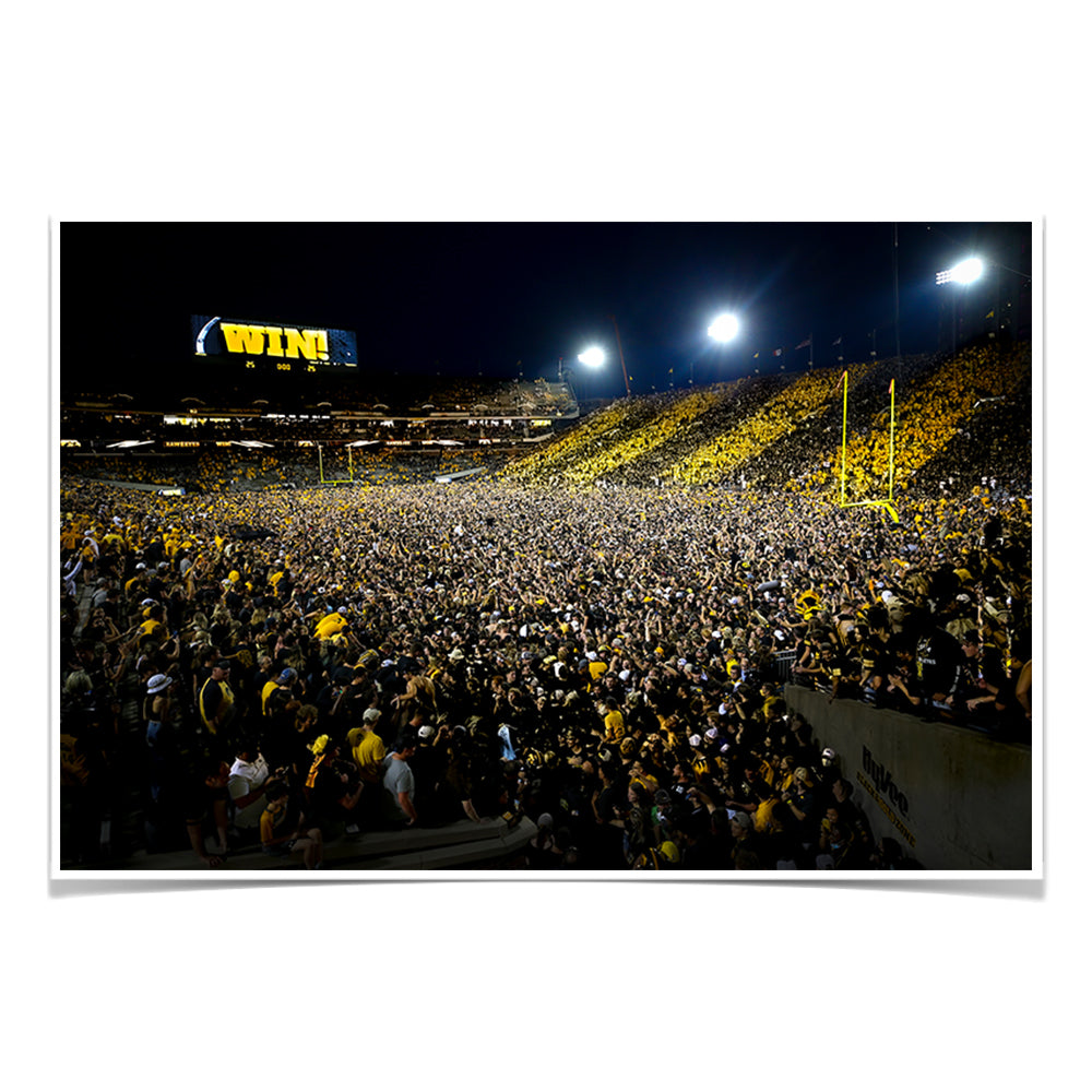 Iowa Hawkeyes - Swarmin' & Stomin' Kinnick Field - College Wall Art #Canvas