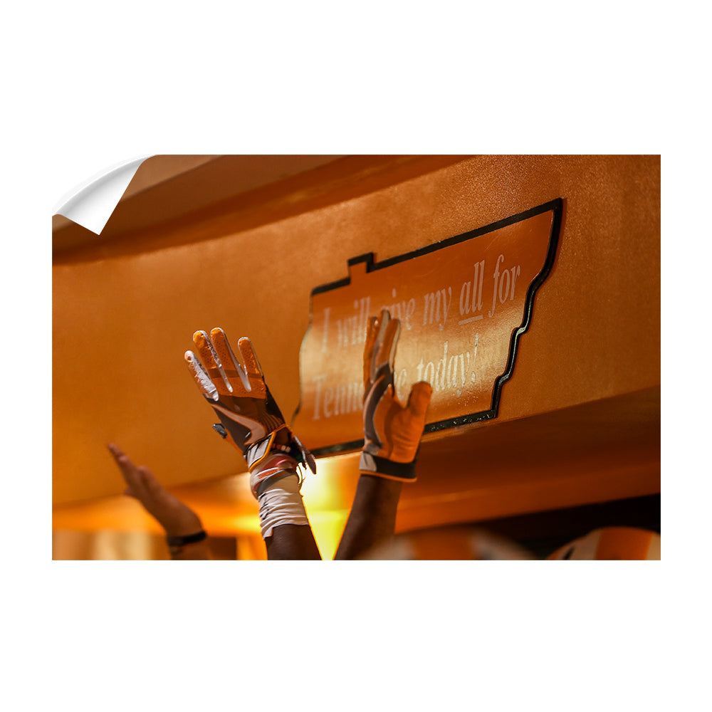 Tennessee Volunteers - I Will Give My All High Five - College Wall Art #Canvas